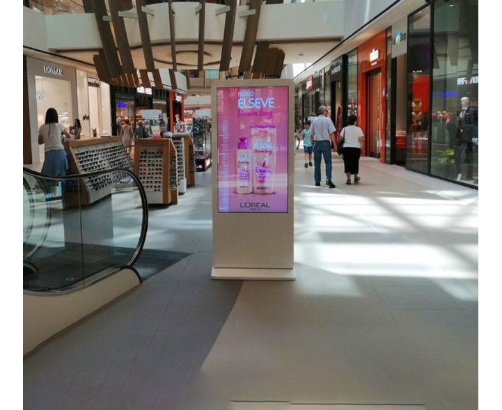 Beograd - Ada Mall Šoping Centar - DOOH Totemi